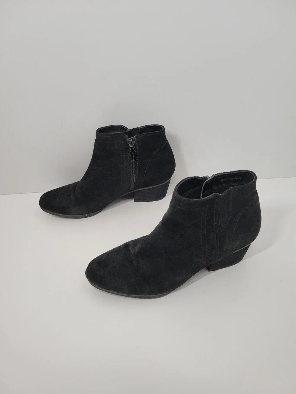 Blondo black suede